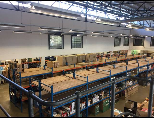4,254M² WAREHOUSE RENTED IN WESTLAKE